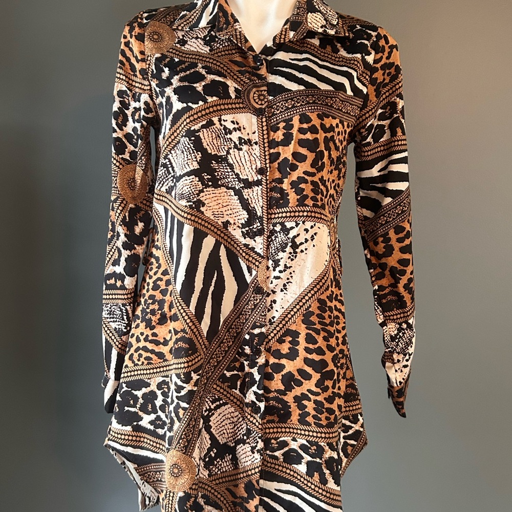 AKIRA Black and Brown Patterned Top